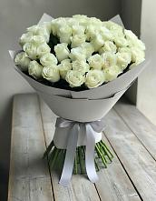 Букет 35 Белых роз в Яблочном