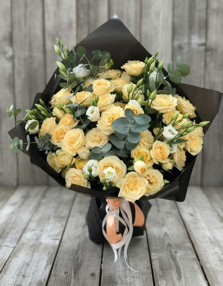 Букет цветов из: Розы и Лизиантусы в Яблочном