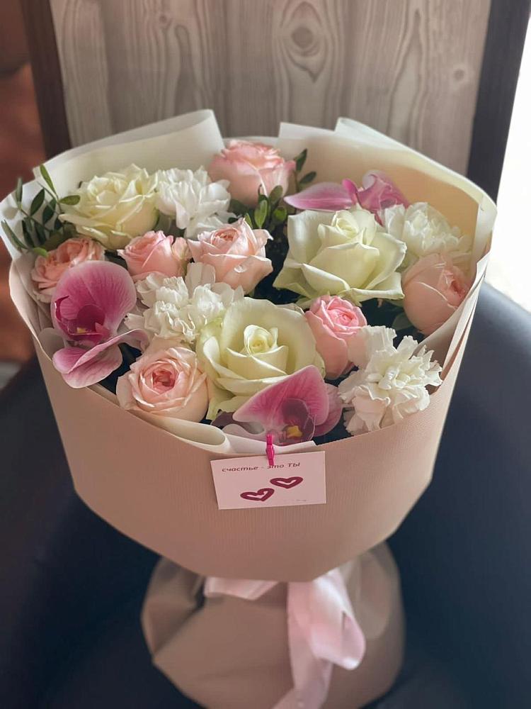 Букет цветов из: Орхидеи, Розы и Гвоздики в Яблочном