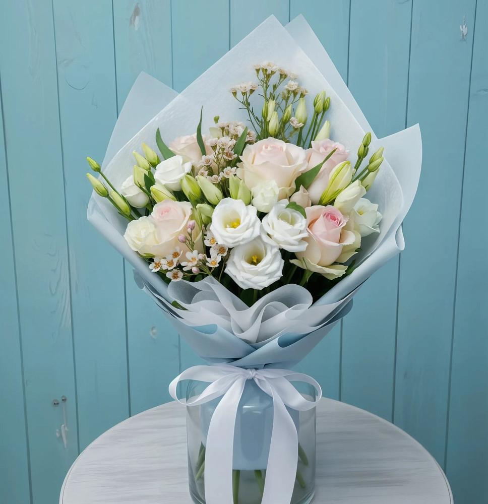 Букет цветов из: Розы и Лизиантусы в Яблочном