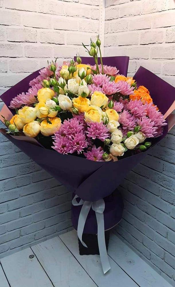 Букет цветов из: Хризантемы и Розы в Яблочном