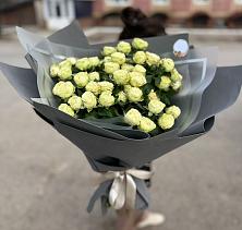 Букет Белые кустовые розы Солинеро в Яблочном