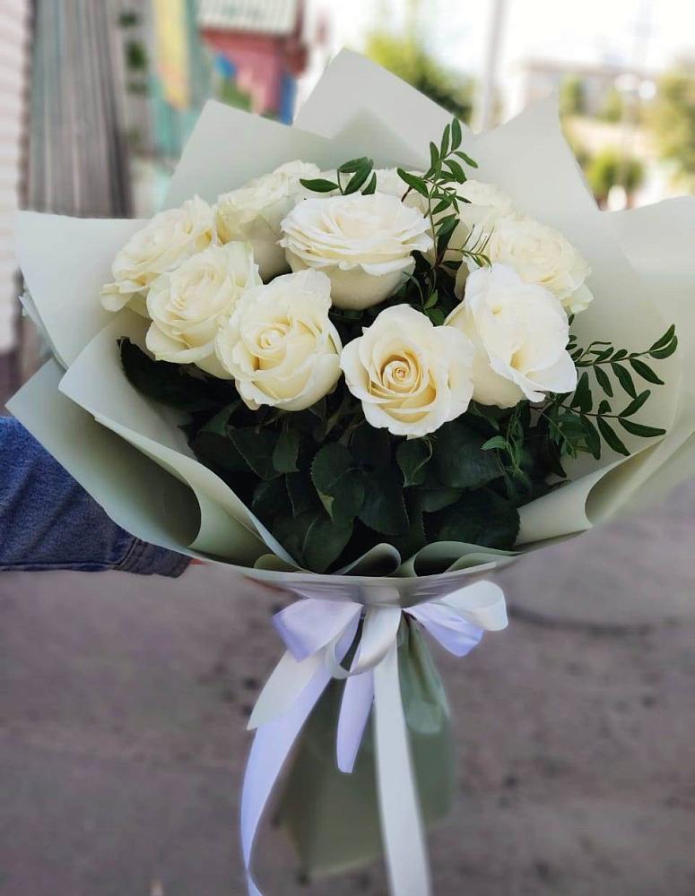 Букет Белые розы Проуд в Яблочном