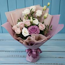 Букет цветов из:  Розы и Лизиантусы в Яблочном