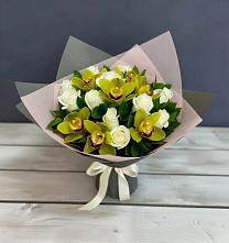 Букет цветов из:  Орхидеи и Розы в Яблочном