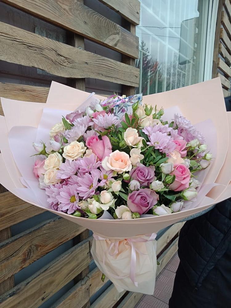 Букет цветов из: Розы и Хризантемы в Яблочном