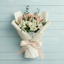 Букет цветов из:  Альстромерии в Яблочном