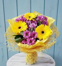Букет цветов из:  Хризантемы и Герберы в Яблочном