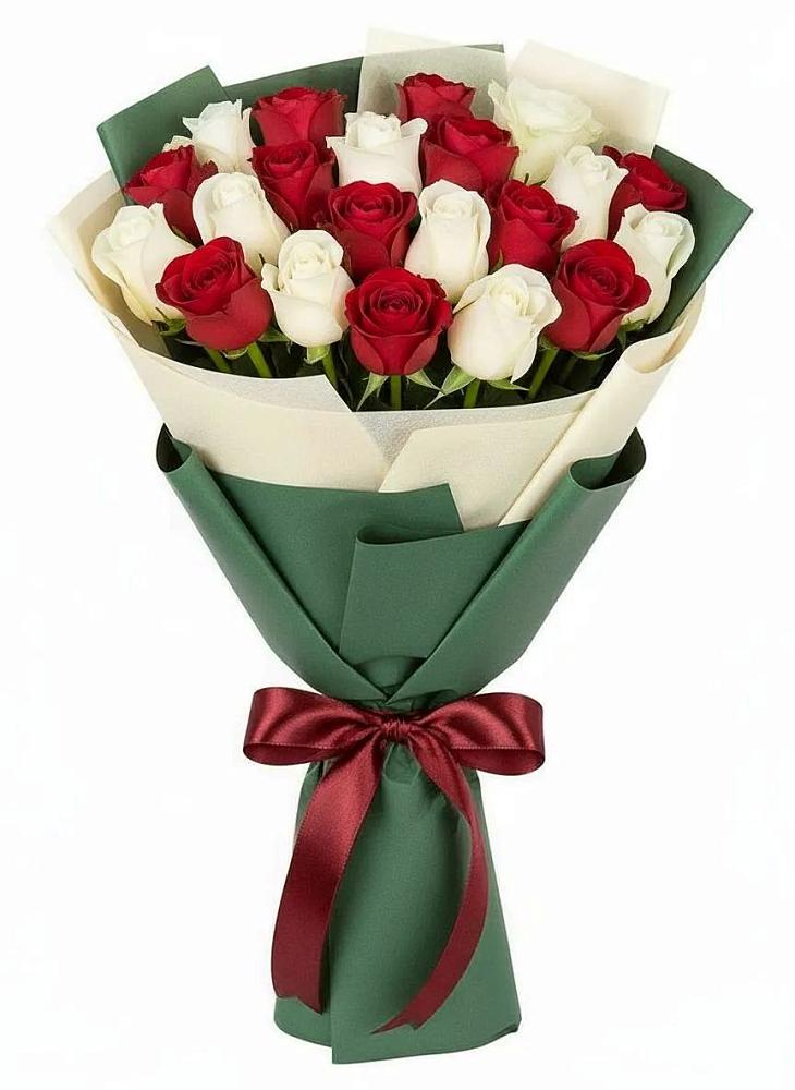 Букет Микс из красных и белых роз в Яблочном