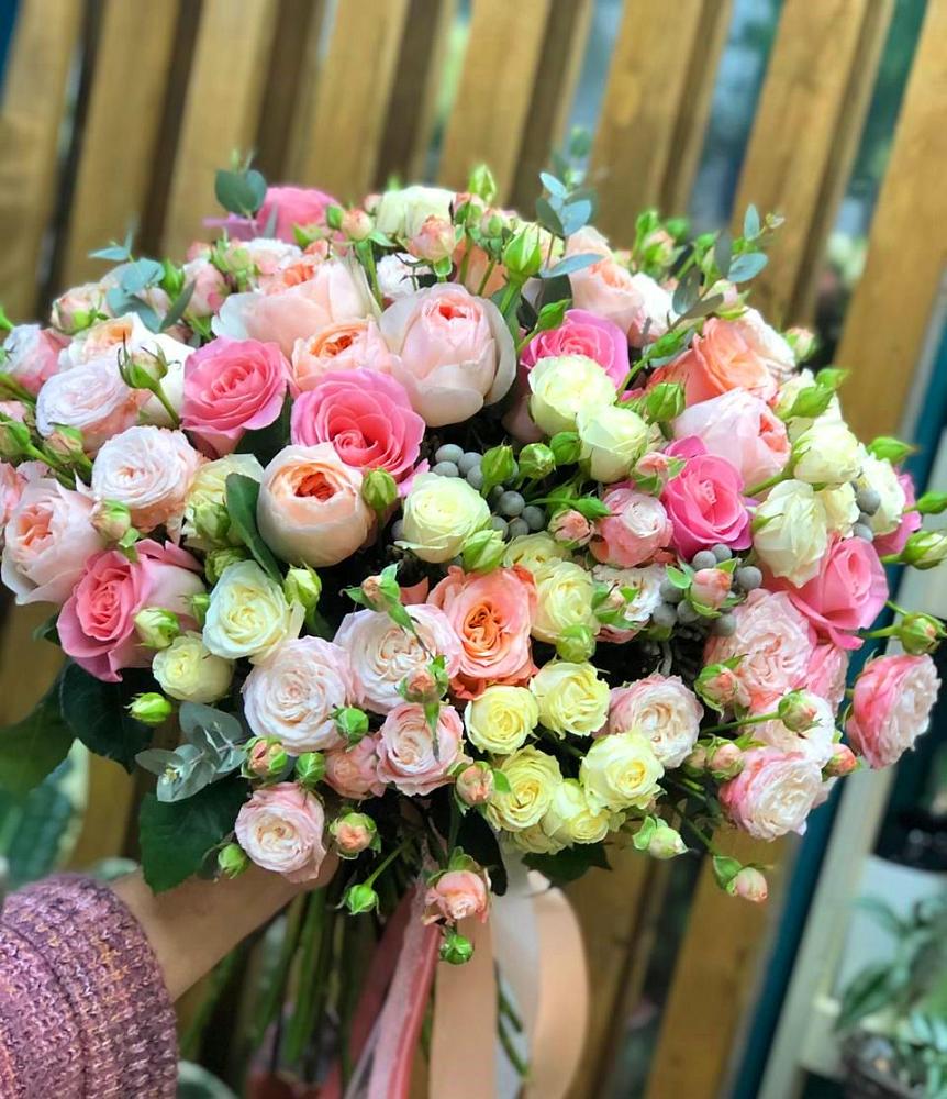 Букет цветов из: Розы в Яблочном