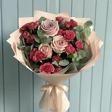 Букет цветов из:  Гвоздики и Розы в Яблочном