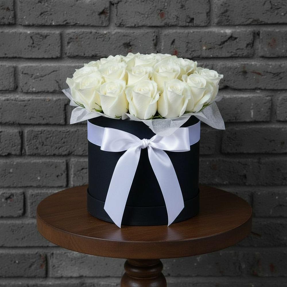 Цветочная композиция из Розы в шляпной коробке в Яблочном