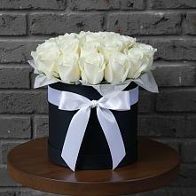 Цветочная композиция из Розы в шляпной коробке в Яблочном